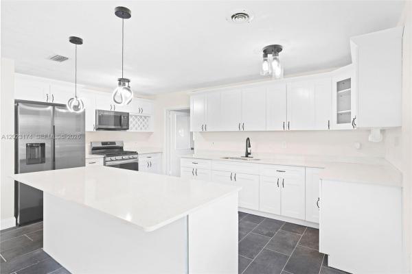 Maravilla Estates, 1013 Hispana Ave, Fort Pierce, Florida 34982, image 1