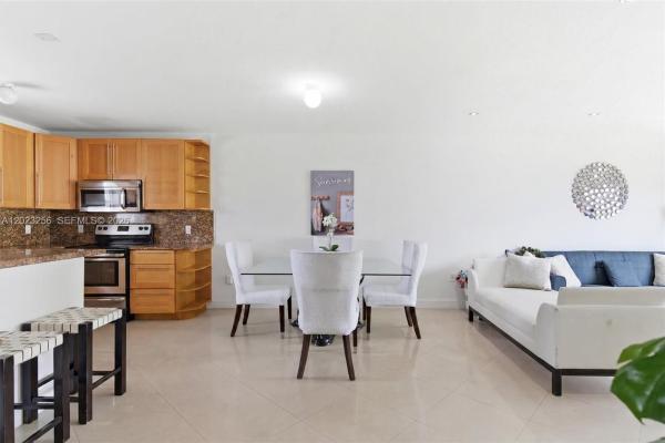 7680 SW 82nd St #H121, Unincorporated Dade County, Florida 33143, image 1