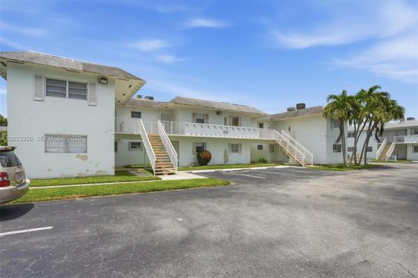 7680 SW 82nd St #H121, Unincorporated Dade County, Florida 33143, image 1