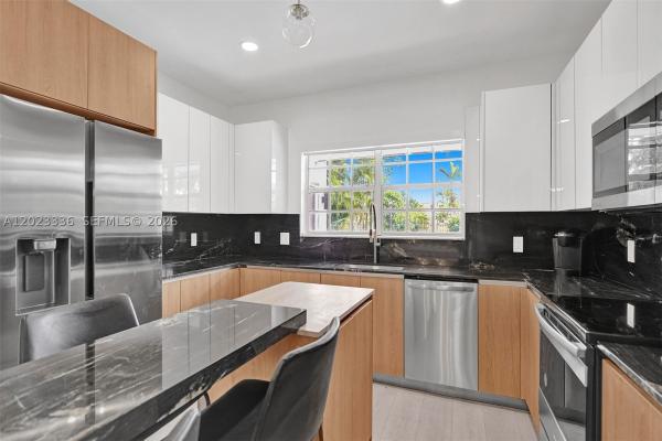 Knoll Ridge, 5440 NE 22nd Ave, Fort Lauderdale, Florida 33308, image 1