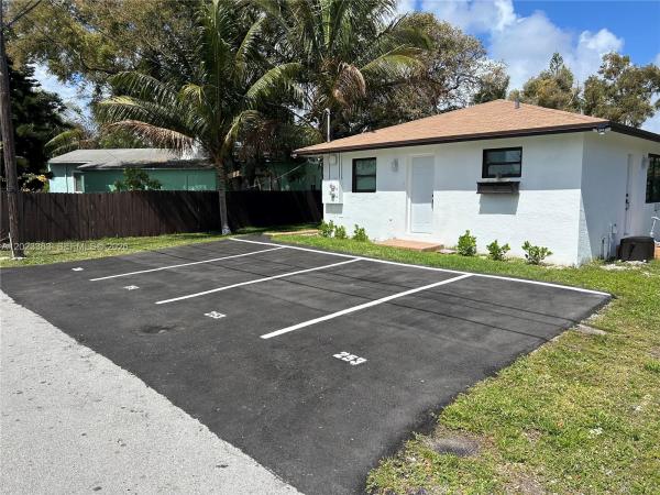 North Hollywood, 251 SW 11th St, Dania Beach, Florida 33004, image 2
