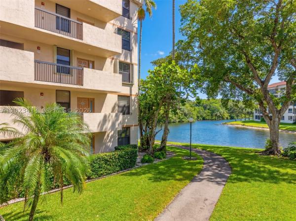 Applewood Village 2, 2768 S Carambola Cir S #206, Coconut Creek, Florida 33066, image 1