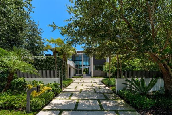 Cocoplum, 132 Paloma Dr, Coral Gables, Florida 33143, image 2