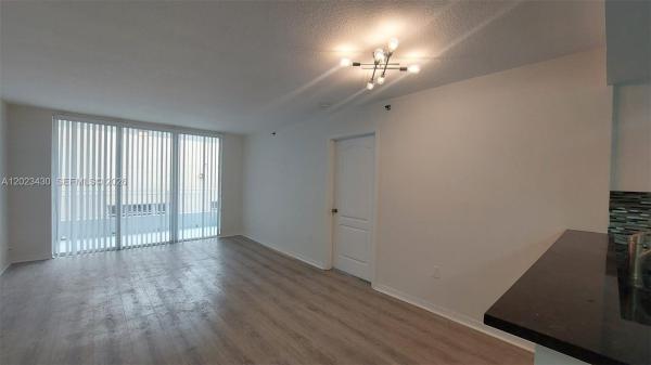 Capomar, 2642 Collins Ave #408, Miami Beach, Florida 33140, image 2