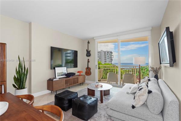The Metropolitan, 2475 Brickell Ave #708, Miami, Florida 33129, image 2