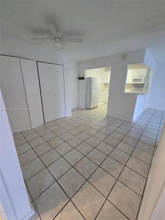 Woodside, 16950 W Dixie Hwy #B320, North Miami Beach, Florida 33160, image 2