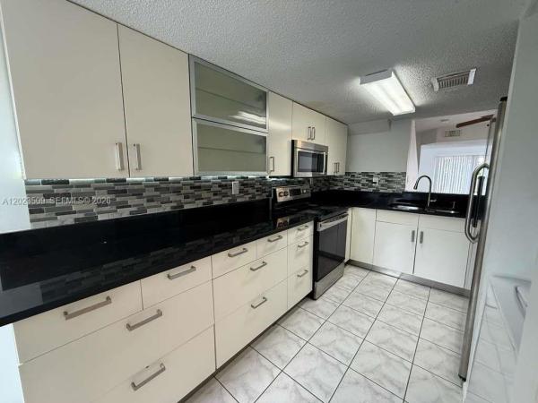 1137 NW 123rd Ct #610, Unincorporated Dade County, Florida 33182, image 2