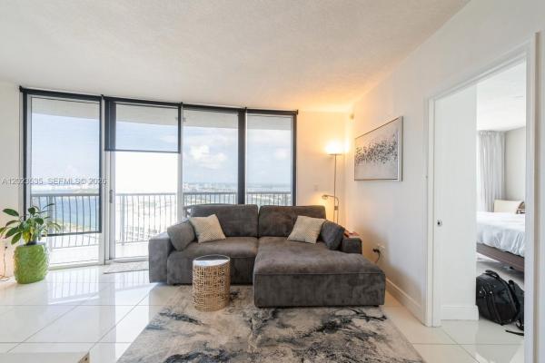 Opera Tower, 1750 N Bayshore Dr #4702, Miami, Florida 33132, image 3
