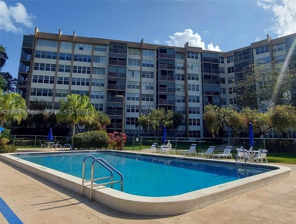 The Arbor, 1400 Saint Charles Pl #323, Pembroke Pines, Florida 33026, image 2