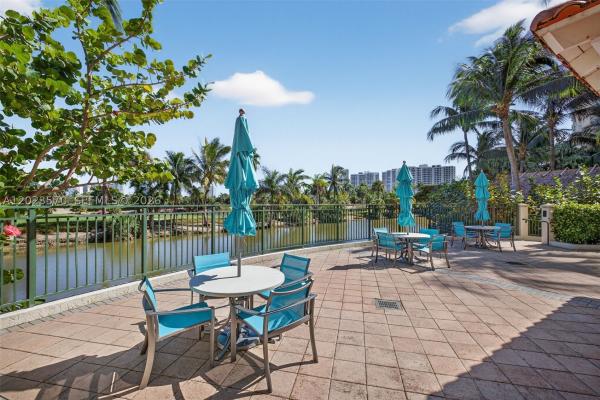 Turnberry On The Green, 19501 W Country Club Dr #313, Aventura, Florida 33180, image 2
