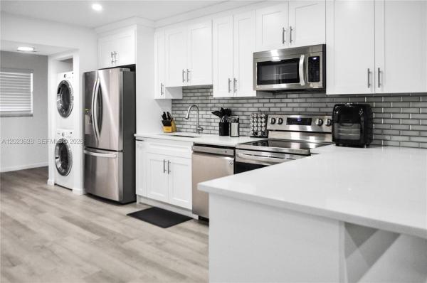 Manaranda Village, 1021 Mockingbird Ln #202, Plantation, Florida 33324, image 2