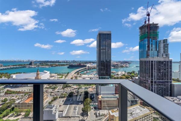 121 NE 5th St #3401, Miami, Florida 33132, image 1