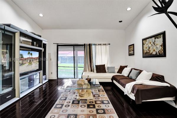La Mirage, 3273 W Inverrary Blvd W, Lauderhill, Florida 33319, image 3