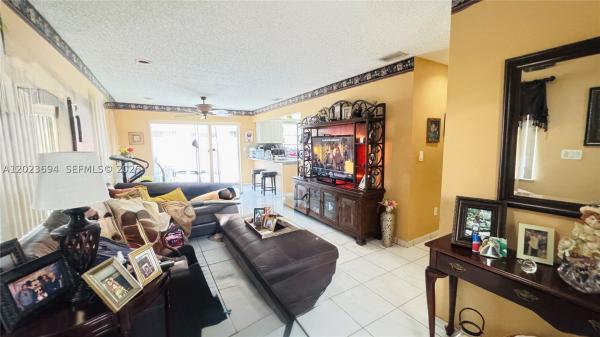 10904 NW 7th St #201, Unincorporated Dade County, Florida 33172, image 2