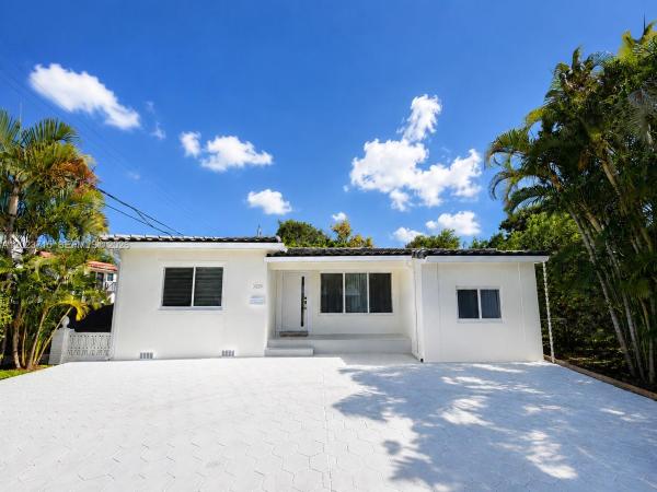 4220 SW 14th St, Unincorporated Dade County, Florida 33134, image 1
