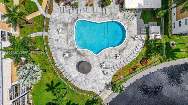 Avon At River Shores, 3040 NE 16th Ave #310, Oakland Park, Florida 33334, image 1