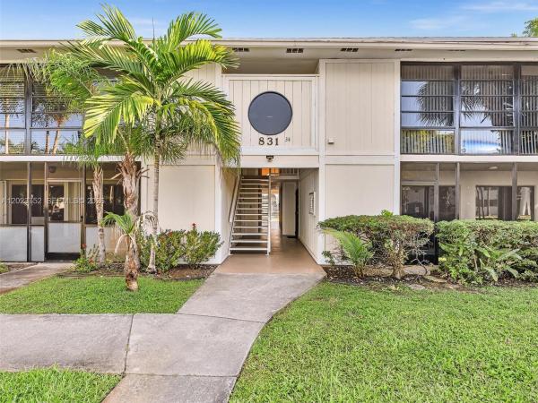 831 NE 199th St #101-34, Unincorporated Dade County, Florida 33179, image 1