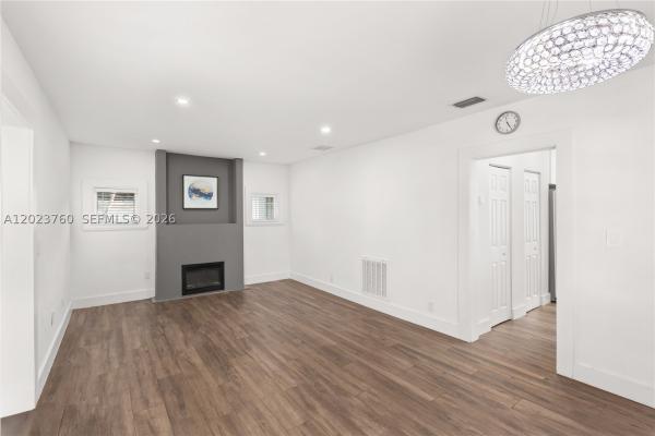 Tamiami Place, 900 Tangier St, Coral Gables, Florida 33134, image 3