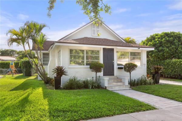 Tamiami Place, 900 Tangier St, Coral Gables, Florida 33134, image 1