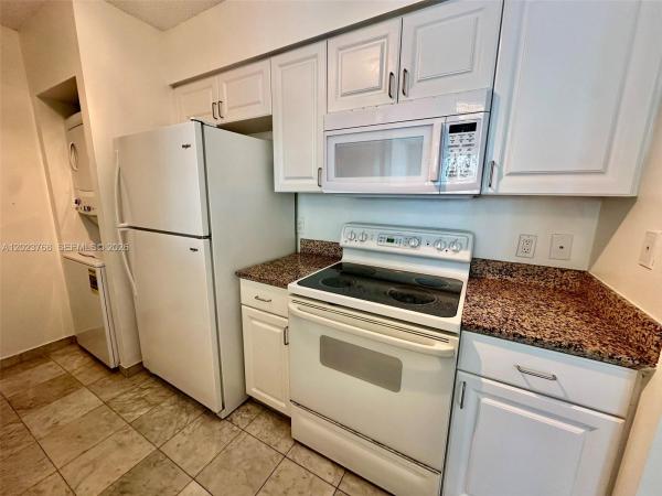 The Mark On Brickell, 1155 Brickell Bay Dr #905, Miami, Florida 33131, image 2