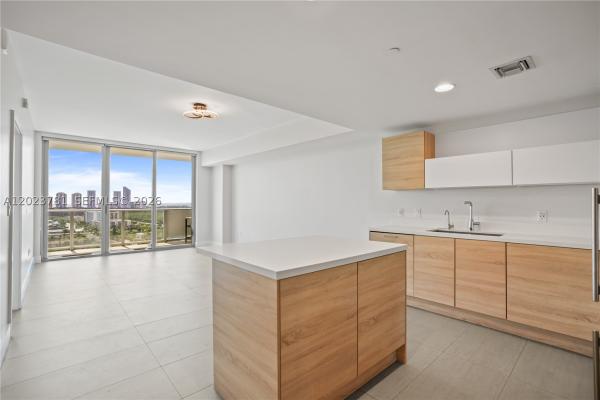 The Harbour South Tower, 16385 Biscayne Blvd #1919, North Miami Beach, Florida 33160, image 2
