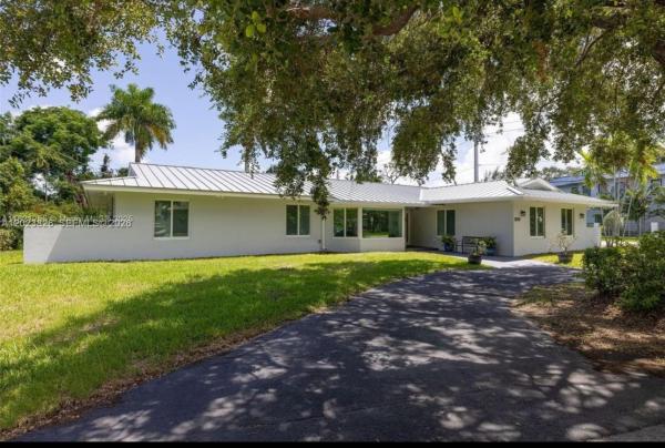 7980 SW 108th St, Unincorporated Dade County, Florida 33156, image 1