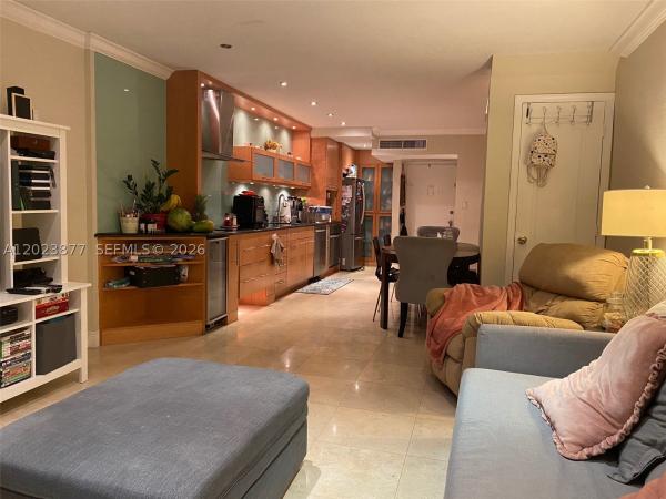The Carriage House, 5401 Collins Ave #339, Miami Beach, Florida 33140, image 2