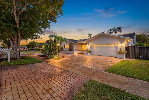 14001 SW 108th St, Unincorporated Dade County, Florida 33186, image 1