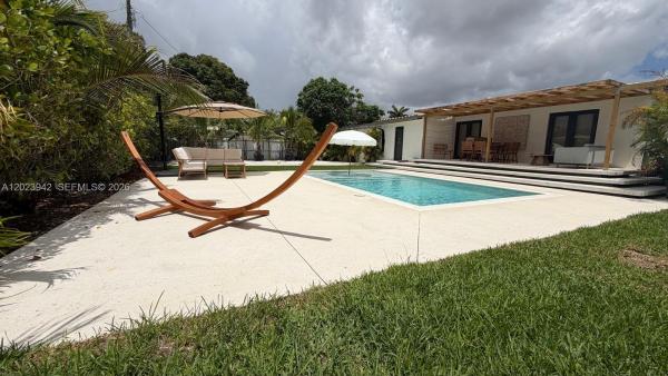 Le Jeune Manors, 3800 NW 12th St, Miami, Florida 33126, image 2