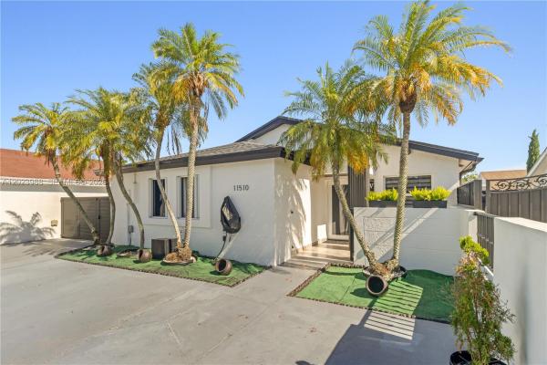 11510 SW 175th St, Unincorporated Dade County, Florida 33157, image 1