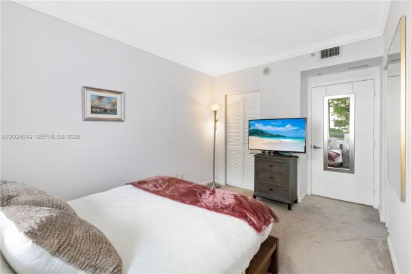 One Miami East, 335 S Biscayne Blvd #802, Miami, Florida 33131, image 1