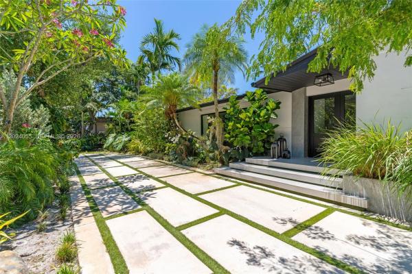 Lake Sheldon, 13400 SW 70th Ave, Pinecrest, Florida 33156, image 1