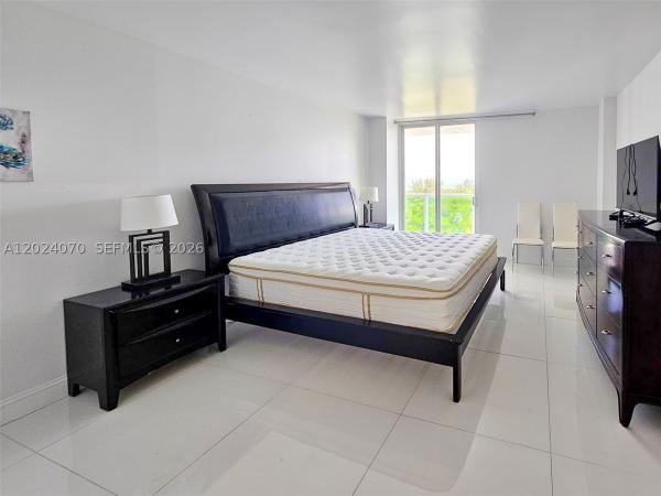 Arlen House East, 100 Bayview Dr #722, Sunny Isles Beach, Florida 33160, image 2