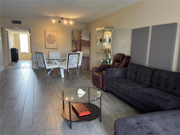 Weston, Florida 33326, image 1