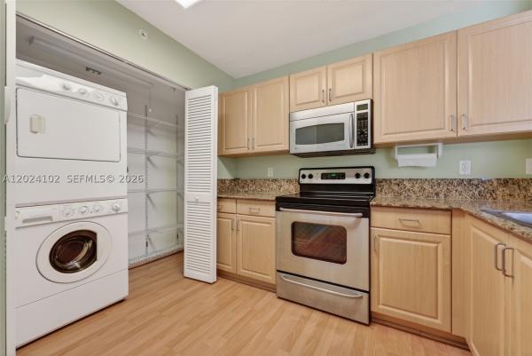 Sheridan Beach Club, 619 E Sheridan St #203, Dania Beach, Florida 33004, image 2