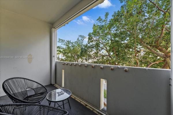 Blue Pelican, 300 Galen Dr #306, Key Biscayne, Florida 33149, image 1