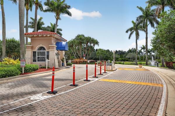 Estancia, 317 SW 185th Ter, Pembroke Pines, Florida 33029, image 2