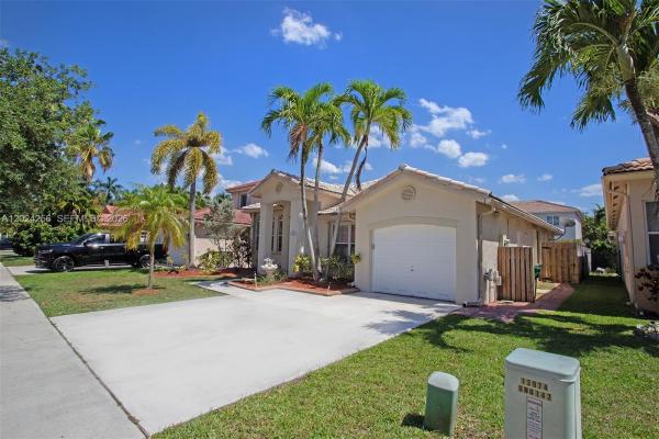 Poinciana Parc, 13964 N Cypress Cove Cir, Davie, Florida 33325, image 1