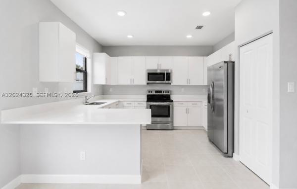Viewpoint At Vista Lago, 20478 NW 4th Ct, Miami Gardens, Florida 33169, image 3