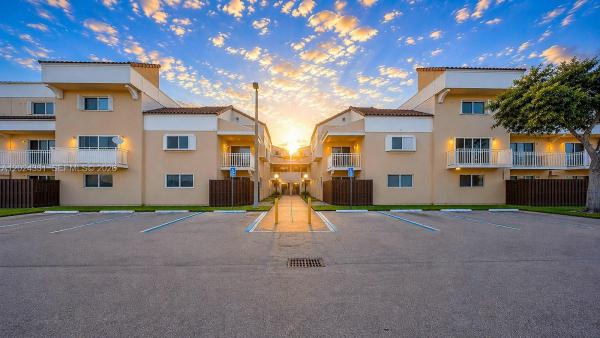 14903 SW 80th St #201, Unincorporated Dade County, Florida 33193, image 1