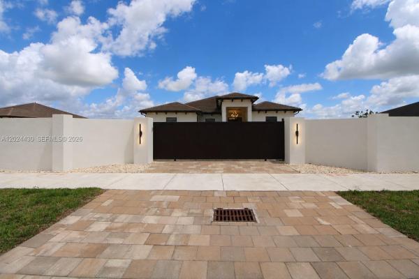 18321 SW 224th St, Unincorporated Dade County, Florida 33170, image 2