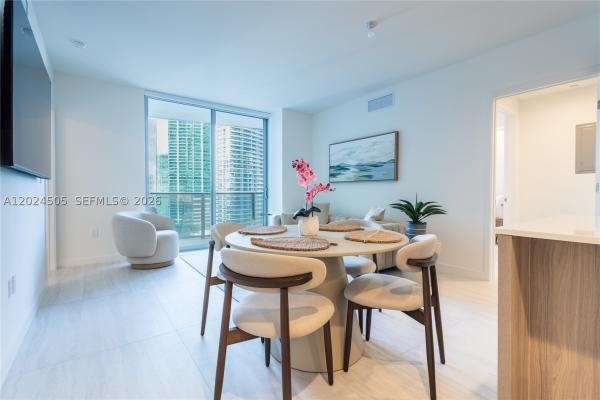 77 SE 5th St #2602, Miami, Florida 33131, image 3