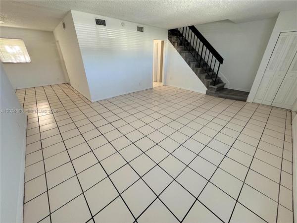 Crestview Boynton Beach, 2309 SE 2nd St #S, Boynton Beach, Florida 33435, image 1