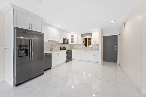 7920 Camino Real #M-109, Unincorporated Dade County, Florida 33143, image 1