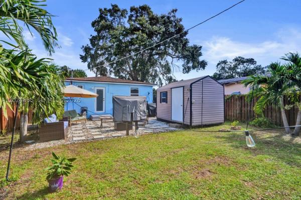 Liberia, 2220 Hope St, Hollywood, Florida 33020, image 3