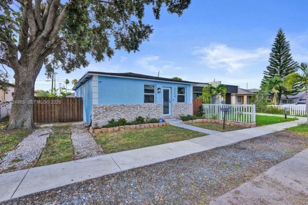 Liberia, 2220 Hope St, Hollywood, Florida 33020, image 1