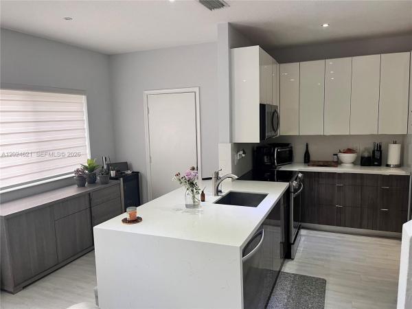 Lago Vista At Coconut Creek, 4746 Lago Vista Dr, Coconut Creek, Florida 33073, image 1