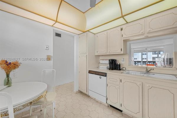 Meadowbrook Towers, 500 NE 12th Ave #407, Hallandale Beach, Florida 33009, image 3