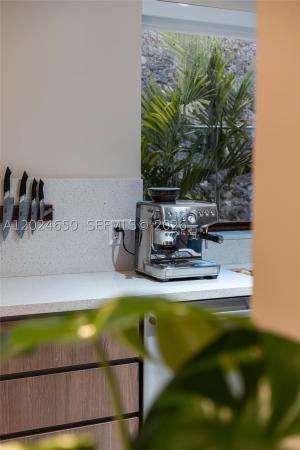 Shenandoah, 1663 SW 13th St, Miami, Florida 33145, image 2