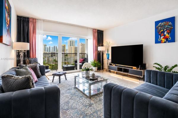 Arlen House Central, 300 Bayview Dr #807, Sunny Isles Beach, Florida 33160, image 2